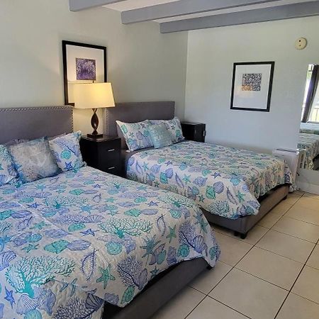 Manatee, Studio202, Beach Steps Away! Pool+Wifi Ruskin Eksteriør billede