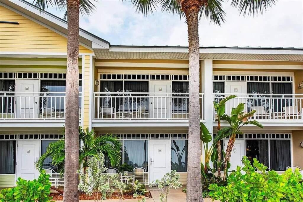 Manatee, Studio202, Beach Steps Away! Pool+Wifi Ruskin Eksteriør billede