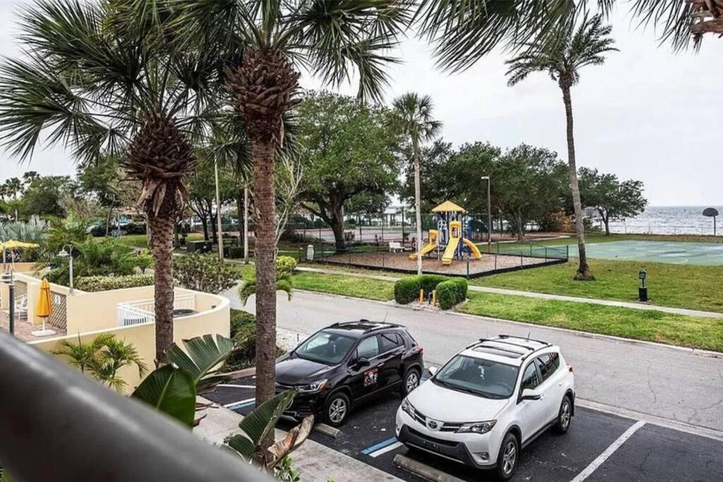 Manatee, Studio202, Beach Steps Away! Pool+Wifi Ruskin Eksteriør billede