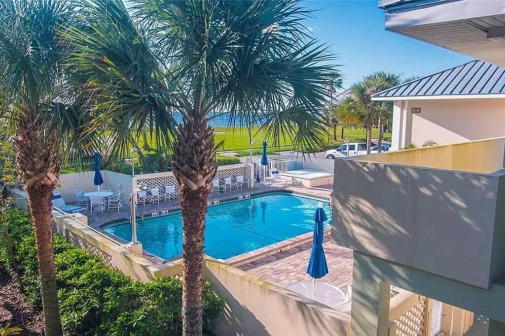 Manatee, Studio202, Beach Steps Away! Pool+Wifi Ruskin Eksteriør billede