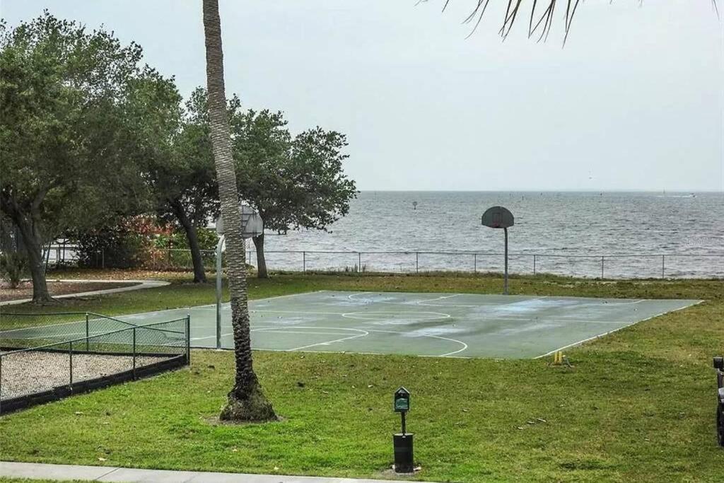 Manatee, Studio202, Beach Steps Away! Pool+Wifi Ruskin Eksteriør billede