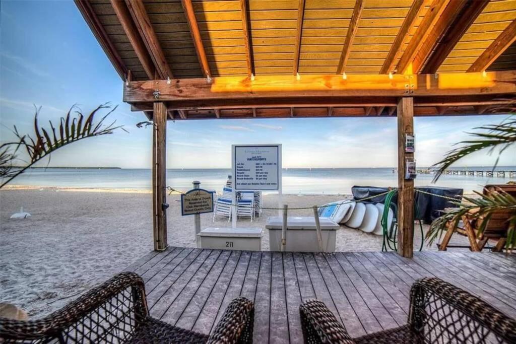 Manatee, Studio202, Beach Steps Away! Pool+Wifi Ruskin Eksteriør billede